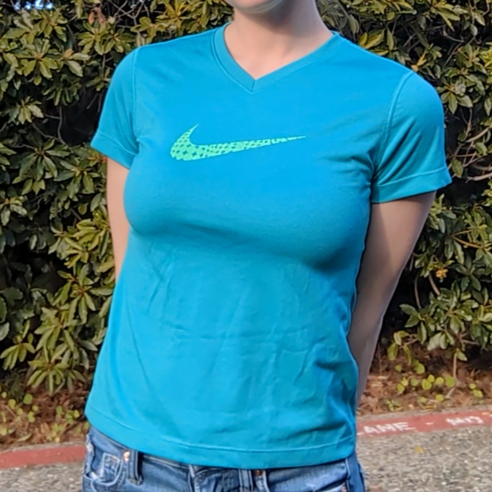 🩵 Blue/Green Dri-Fit Nike Polyester Shirt